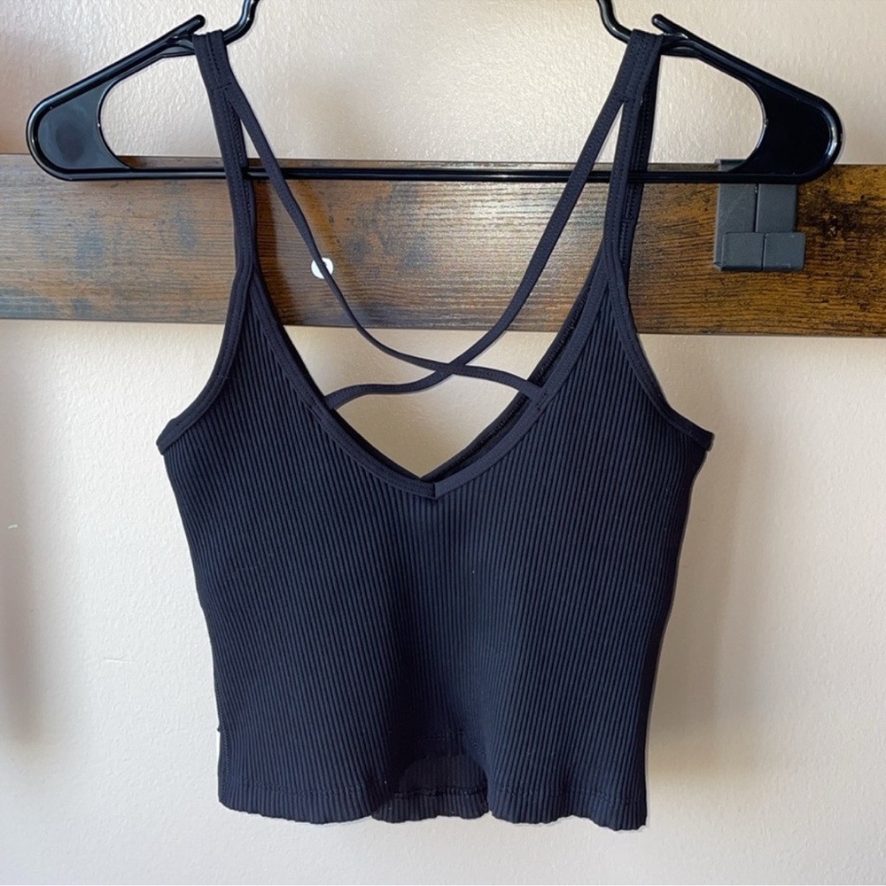 Vuori Women's Black Ribbed Tank Top - Picture 5 of 10